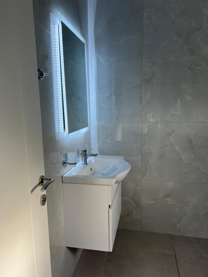 Harmony Apartments ซารานเดอ ภายนอก รูปภาพ